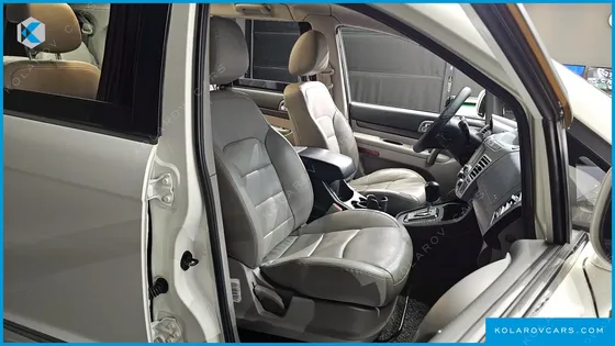 KGM - SSANGYONG KORANDO 4WD CHATEAU 9-SEATER