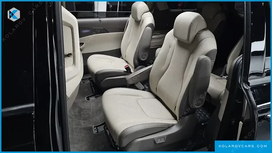 KIA CARNIVAL 9-SEATER SIGNATURE