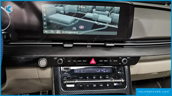 KIA CARNIVAL 9-SEATER SIGNATURE