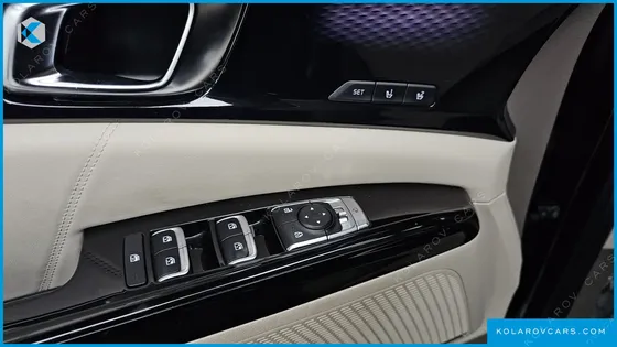 KIA CARNIVAL 9-SEATER SIGNATURE
