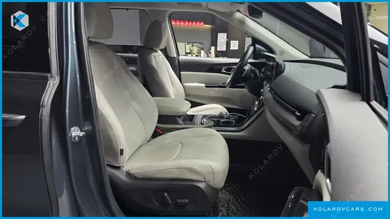 KIA CARNIVAL 9-SEATER SIGNATURE