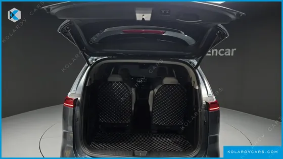 KIA CARNIVAL 9-SEATER SIGNATURE