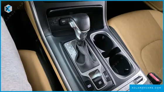 KIA CARNIVAL 9-SEATER PRESTIGE