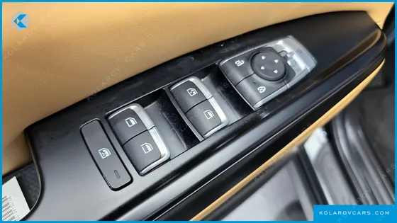 KIA CARNIVAL 9-SEATER PRESTIGE