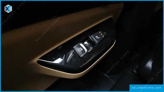 KIA CARNIVAL 9-SEATER SIGNATURE
