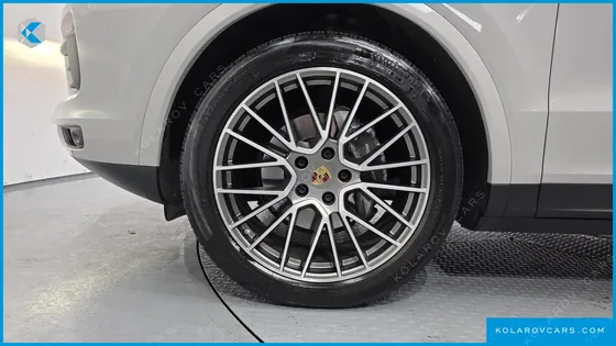 PORSCHE CAYENNE 3.0 COUPE PLATINUM EDITION
