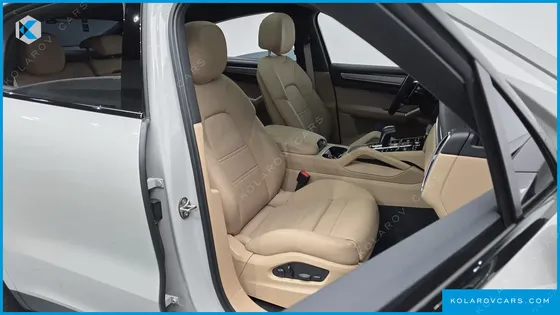 PORSCHE CAYENNE 3.0 COUPE PLATINUM EDITION