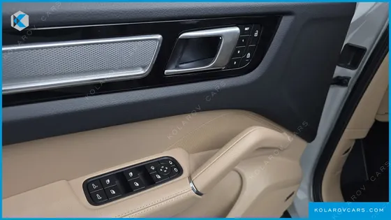 PORSCHE CAYENNE 3.0 COUPE PLATINUM EDITION