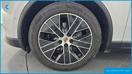 PORSCHE MACAN BASE