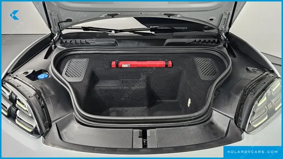 PORSCHE MACAN BASE