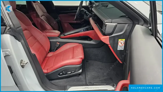 PORSCHE MACAN BASE
