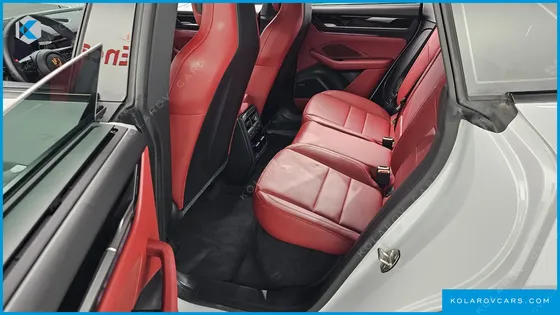 PORSCHE MACAN BASE
