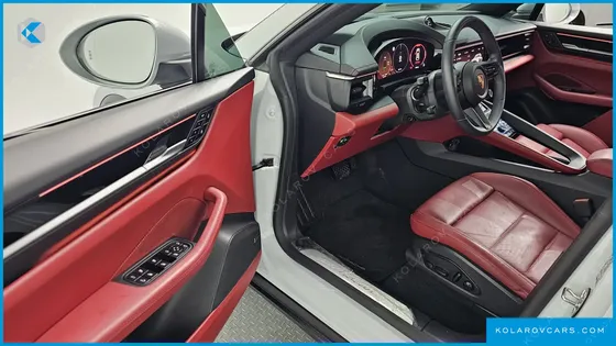 PORSCHE MACAN BASE