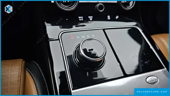 LAND ROVER RANGE ROVER VELAR 3.0 D300 R-DYNAMIC HSE