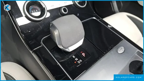 LAND ROVER RANGE ROVER VELAR 2.0 P250 R-DYNAMIC SE