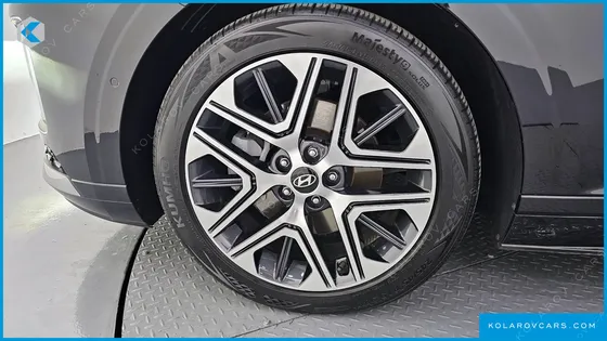 HYUNDAI GRANDEUR 2,5 GASOLINE 2WD