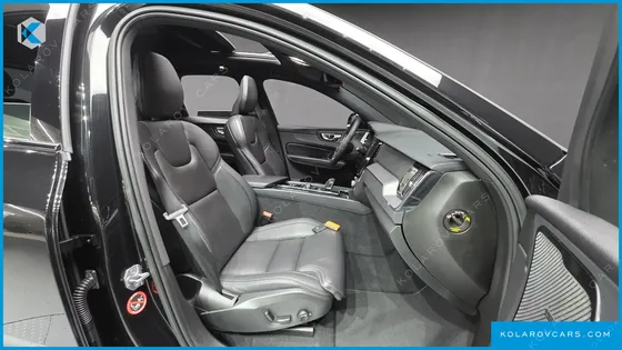 VOLVO XC60 B6 R-DESIGN