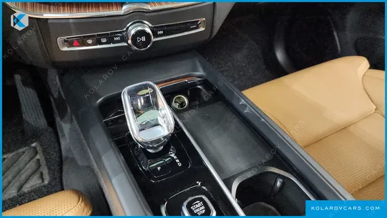 VOLVO XC60 B5 ULTIMATE BRIGHT
