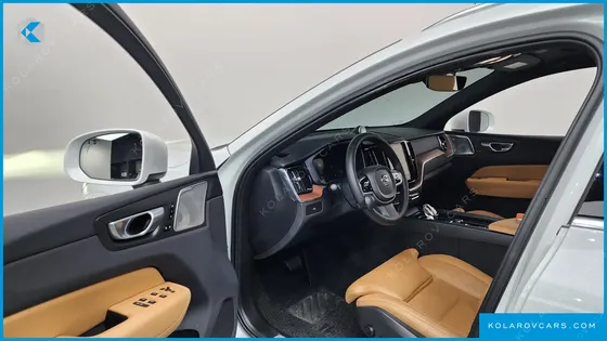 VOLVO XC60 B5 ULTIMATE BRIGHT