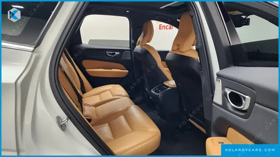 VOLVO XC60 B5 ULTIMATE BRIGHT