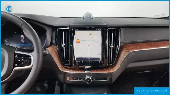 VOLVO XC60 B5 ULTIMATE BRIGHT