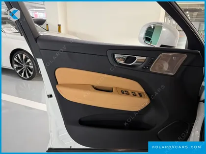 VOLVO XC60 B5 ULTRA BRIGHT