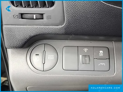 HYUNDAI STAREX URBAN 9-SEATER