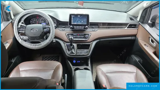 HYUNDAI STAREX 4WD URBAN 9-SEATER