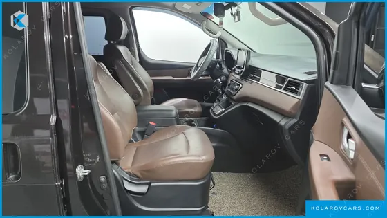 HYUNDAI STAREX 4WD URBAN 9-SEATER