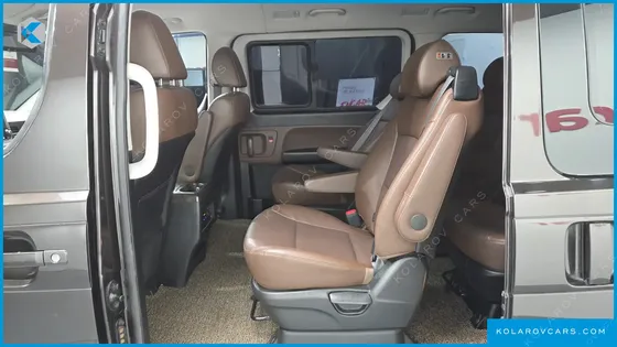 HYUNDAI STAREX 4WD URBAN 9-SEATER