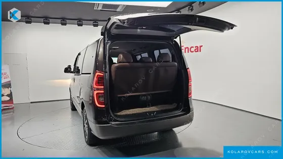 HYUNDAI STAREX 4WD URBAN 9-SEATER