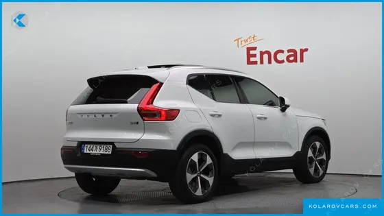 VOLVO XC40 B4 ULTIMATE BRIGHT