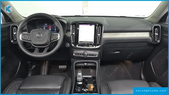 VOLVO XC40 B4 ULTIMATE BRIGHT