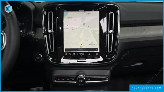 VOLVO XC40 B4 ULTIMATE BRIGHT
