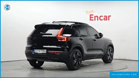 VOLVO XC40 B4 BLACK EDITION