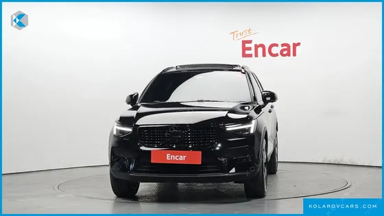 VOLVO XC40 B4 BLACK EDITION