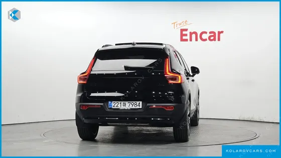 VOLVO XC40 B4 BLACK EDITION