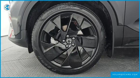 VOLVO XC40 B4 BLACK EDITION