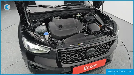 VOLVO XC40 B4 BLACK EDITION
