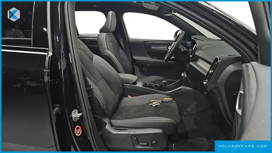VOLVO XC40 B4 BLACK EDITION