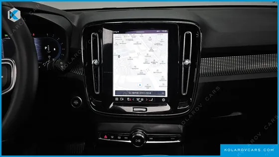 VOLVO XC40 B4 BLACK EDITION