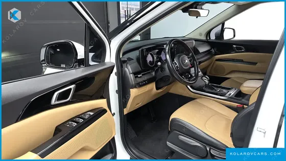 KIA CARNIVAL 9-SEATER PRESTIGE