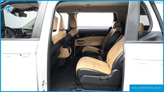 KIA CARNIVAL 9-SEATER PRESTIGE