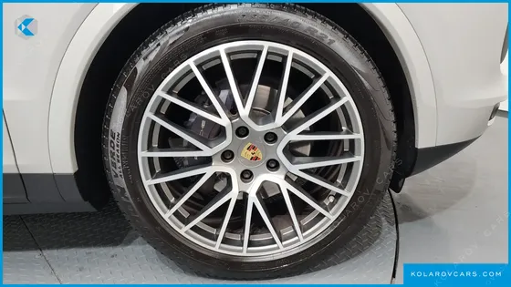 PORSCHE CAYENNE 3.0 COUPE PLATINUM EDITION