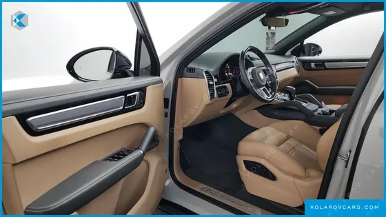 PORSCHE CAYENNE 3.0 COUPE PLATINUM EDITION