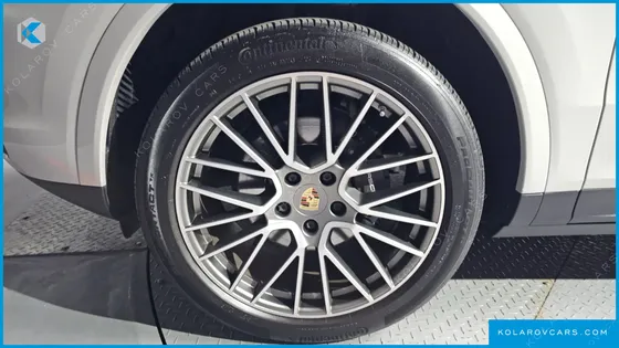 PORSCHE CAYENNE 3.0 COUPE PLATINUM EDITION