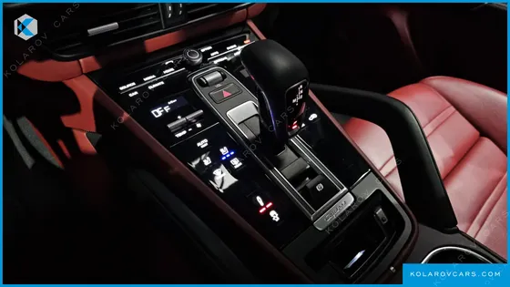 PORSCHE CAYENNE 3.0 COUPE PLATINUM EDITION