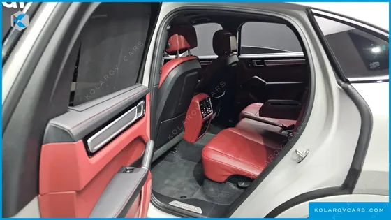 PORSCHE CAYENNE 3.0 COUPE PLATINUM EDITION