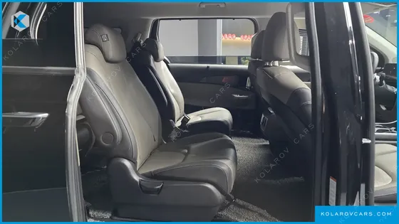 KIA CARNIVAL GASOLINE 9-SEATER SIGNATURE