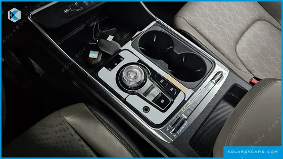 KIA CARNIVAL 9-SEATER NOBLESSE